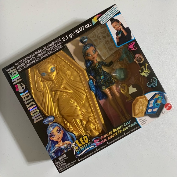 Monster High®: Cleo De Nile™ Doll with Boo-Jewelled Beauty Case Playset-New - Picture 3 of 8